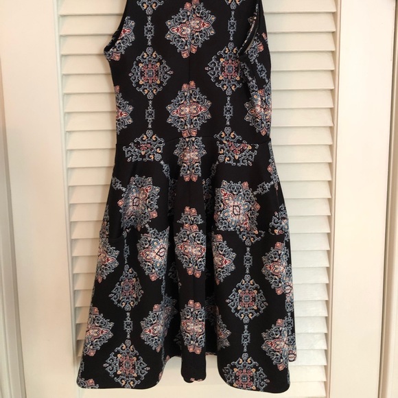 Patterned dress - Picture 2 of 3